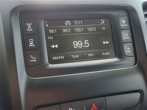 Used 2018 Jeep Cherokee Latitude w/ Safety Group image 20