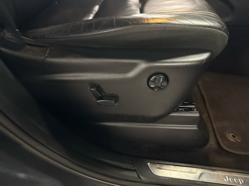 Used 2018 Jeep Grand Cherokee Limited image 49