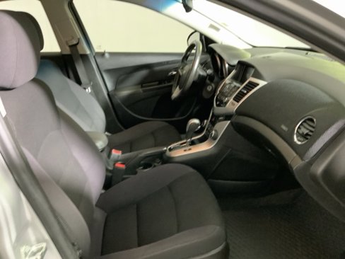 Used 2014 Chevrolet Cruze LT image 32