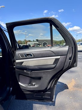 Used 2017 Ford Explorer XLT w/ XLT Technology Feature Bundle image 15