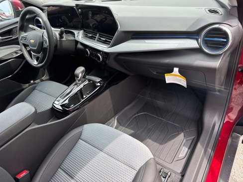 New 2025 Chevrolet Trax LT w/ Driver Confidence Package image 10