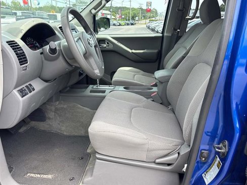 Used 2012 Nissan Frontier SV image 10
