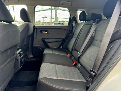 Used 2021 Nissan Rogue SV image 27