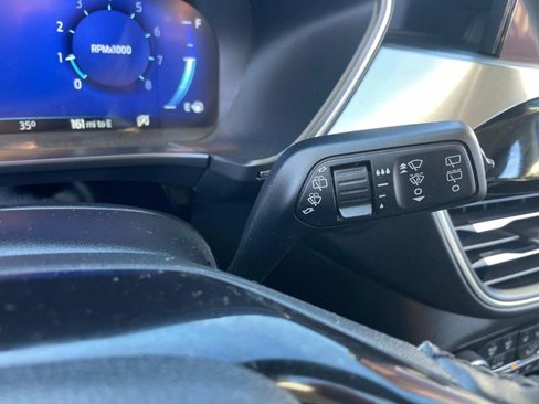 Used 2022 Ford Escape Titanium image 37