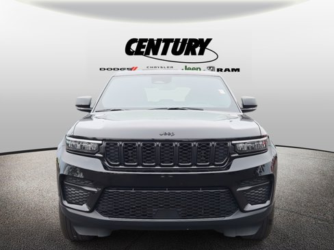 Used 2024 Jeep Grand Cherokee Altitude image 9