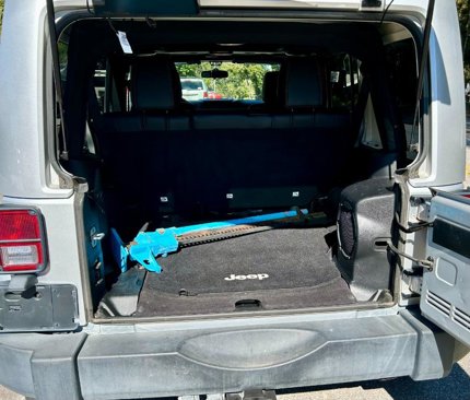 Used 2012 Jeep Wrangler Unlimited Sahara image 13