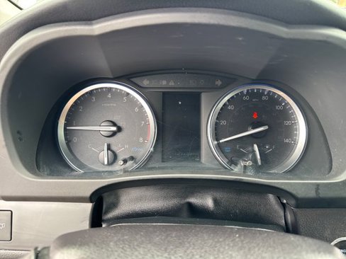 Used 2019 Toyota Highlander XLE image 21