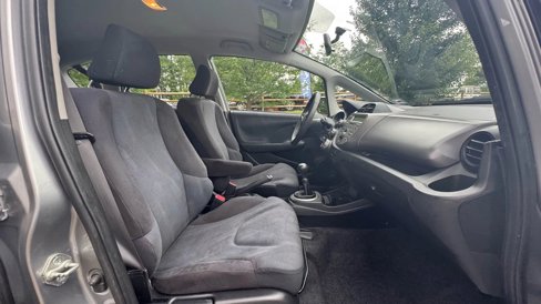 Used 2010 Honda Fit Sport image 31