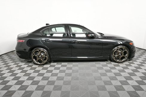 New 2025 Alfa Romeo Giulia w/ Driving Assist Package image 7