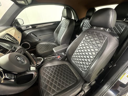 Used 2019 Volkswagen Beetle 2.0T image 9