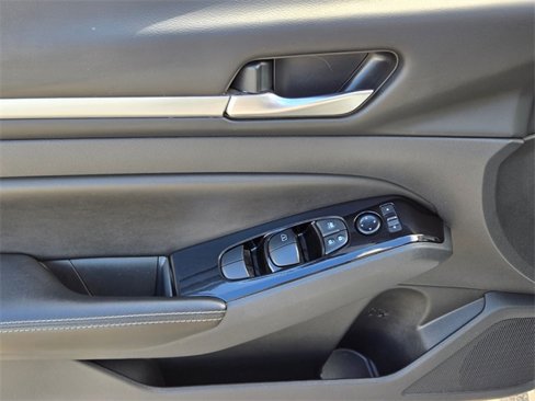Used 2023 Nissan Altima 2.5 SV image 24