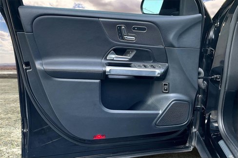 Used 2022 Mercedes-Benz GLB 250 image 19