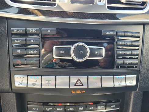 Used 2015 Mercedes-Benz E 400 Sedan w/ Lighting Package image 25