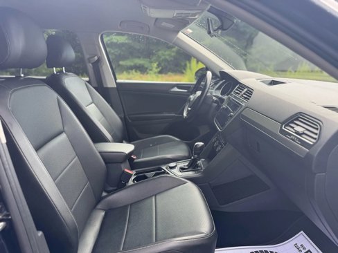Used 2018 Volkswagen Tiguan SE w/ 3rd Row Seat Package image 18