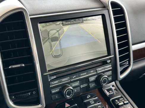 Used 2014 Porsche Cayenne Platinum Edition image 23