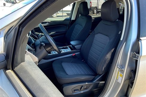 Used 2021 Ford Edge SE w/ Cargo Accessory Package image 25