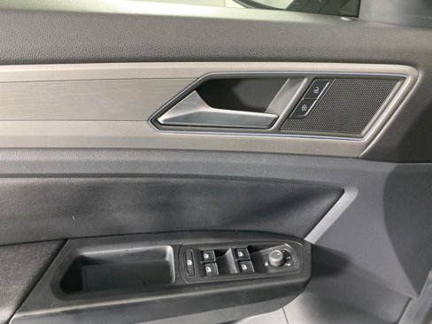 Used 2019 Volkswagen Atlas SE w/ Towing Package image 11