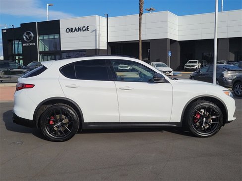 Used 2020 Alfa Romeo Stelvio w/ Nero Edizione image 27