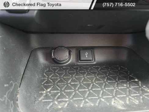 Used 2020 Toyota RAV4 XLE image 18