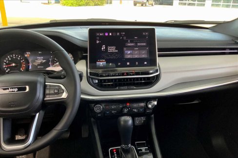 Certified 2024 Jeep Compass Limited image 6