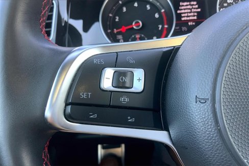 Used 2020 Volkswagen GTI SE image 18