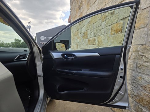 Used 2016 Nissan Sentra S image 8