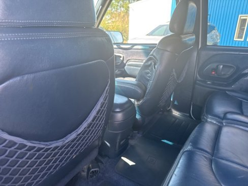 Used 1999 Chevrolet Suburban 2WD w/ Preferred Equipment Group 3 image 26