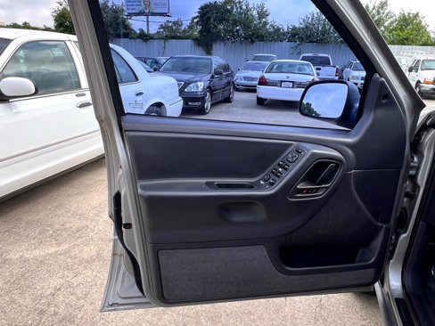 Used 2001 Jeep Grand Cherokee Laredo image 23