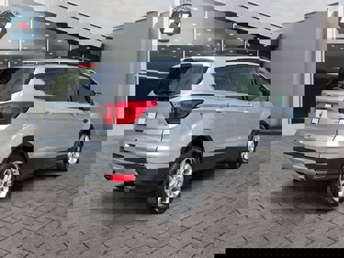 Used 2019 Ford Escape SEL image 5