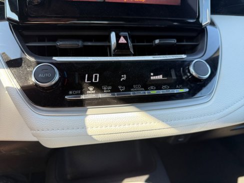 Used 2024 Toyota Corolla SE image 34