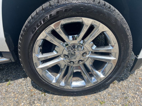 Used 2017 GMC Yukon SLT w/ Premium Edition image 13