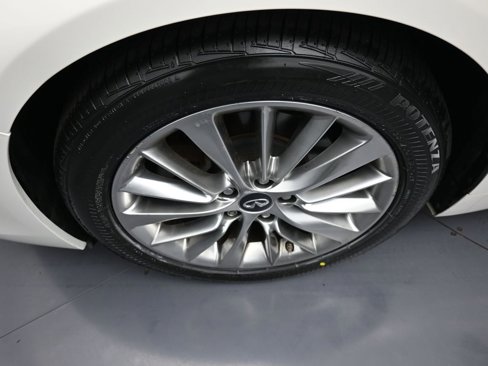 Used 2018 INFINITI Q50 Luxe w/ Essential Package (3.0T Luxe) image 14