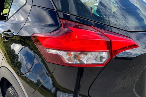 Used 2019 Nissan Kicks SV w/ Exterior Package image 30