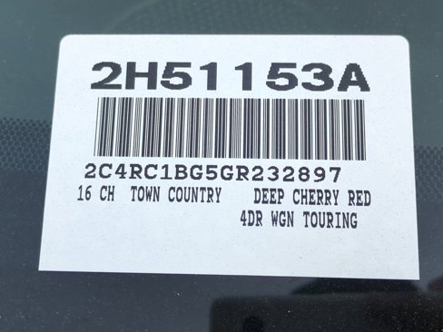 Used 2016 Chrysler Town & Country Touring w/ Driver Convenience Group image 34