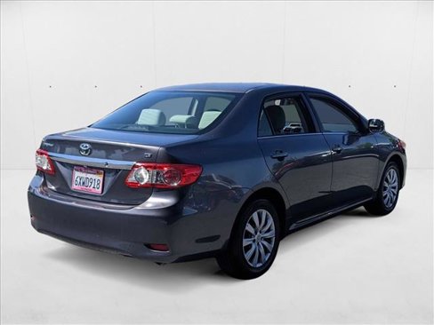 Used 2013 Toyota Corolla LE image 5