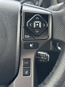 Used 2022 Toyota Tacoma SR5 image 39