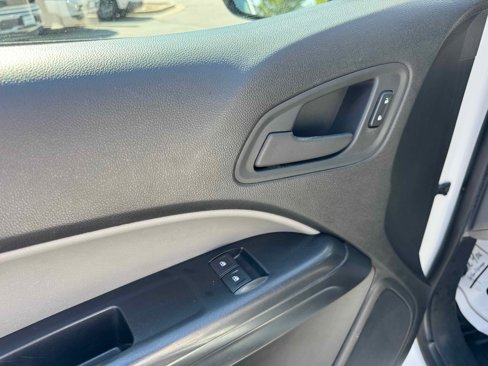Used 2015 GMC Canyon SL image 19