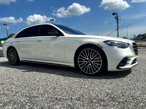 Used 2022 Mercedes-Benz S 580 4MATIC Sedan w/ AMG Line Package image 9