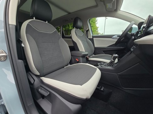 New 2025 Volkswagen Taos SE image 12