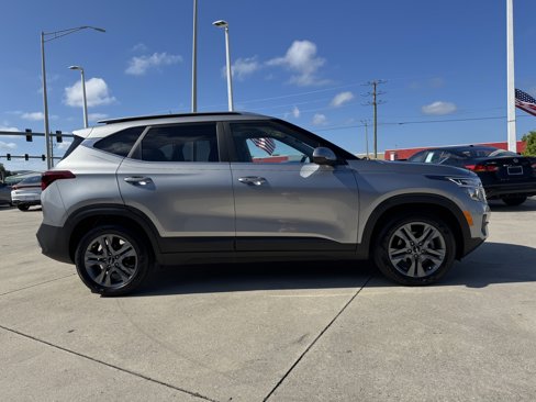 Certified 2023 Kia Seltos S w/ Navigation Package image 3