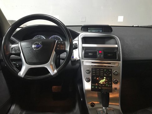 Used 2011 Volvo XC60 T6 image 21
