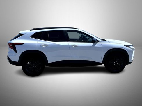 New 2025 Chevrolet Trax ACTIV w/ Sunroof Package image 3