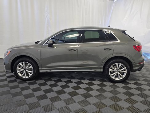 Used 2022 Audi Q3 2.0T Premium image 3