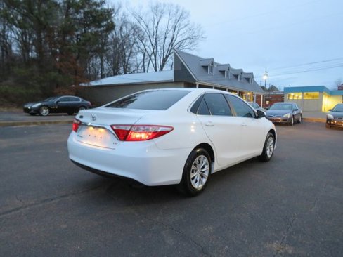 Used 2017 Toyota Camry LE image 8