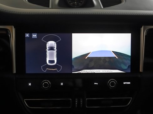Certified 2024 Porsche Macan w/ Premium Plus Package image 24