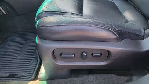 Used 2015 Ford Explorer XLT w/ Equipment Group 202B image 12