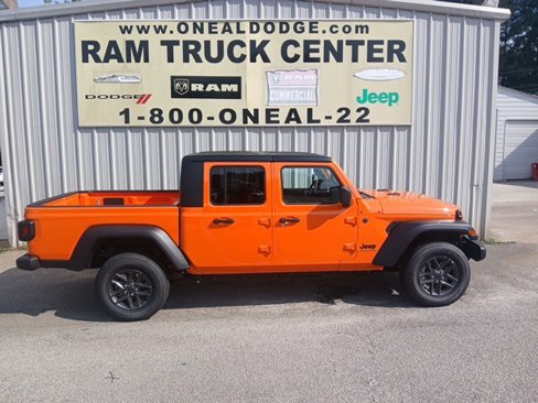 New 2025 Jeep Gladiator Sport image 2