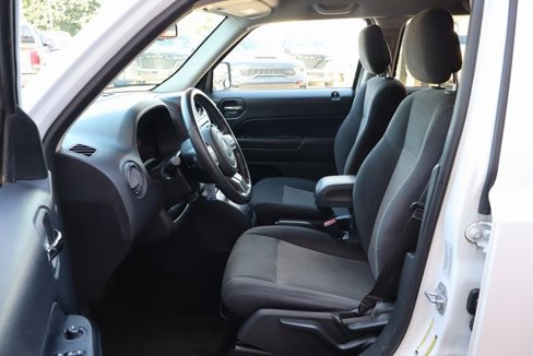 Used 2016 Jeep Patriot Latitude image 8