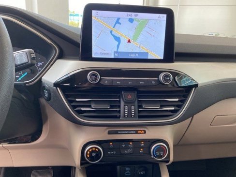 Certified 2022 Ford Escape SE image 21