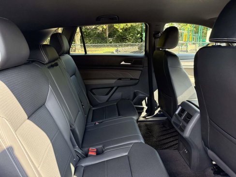 Used 2023 Volkswagen Atlas Cross Sport SE image 14